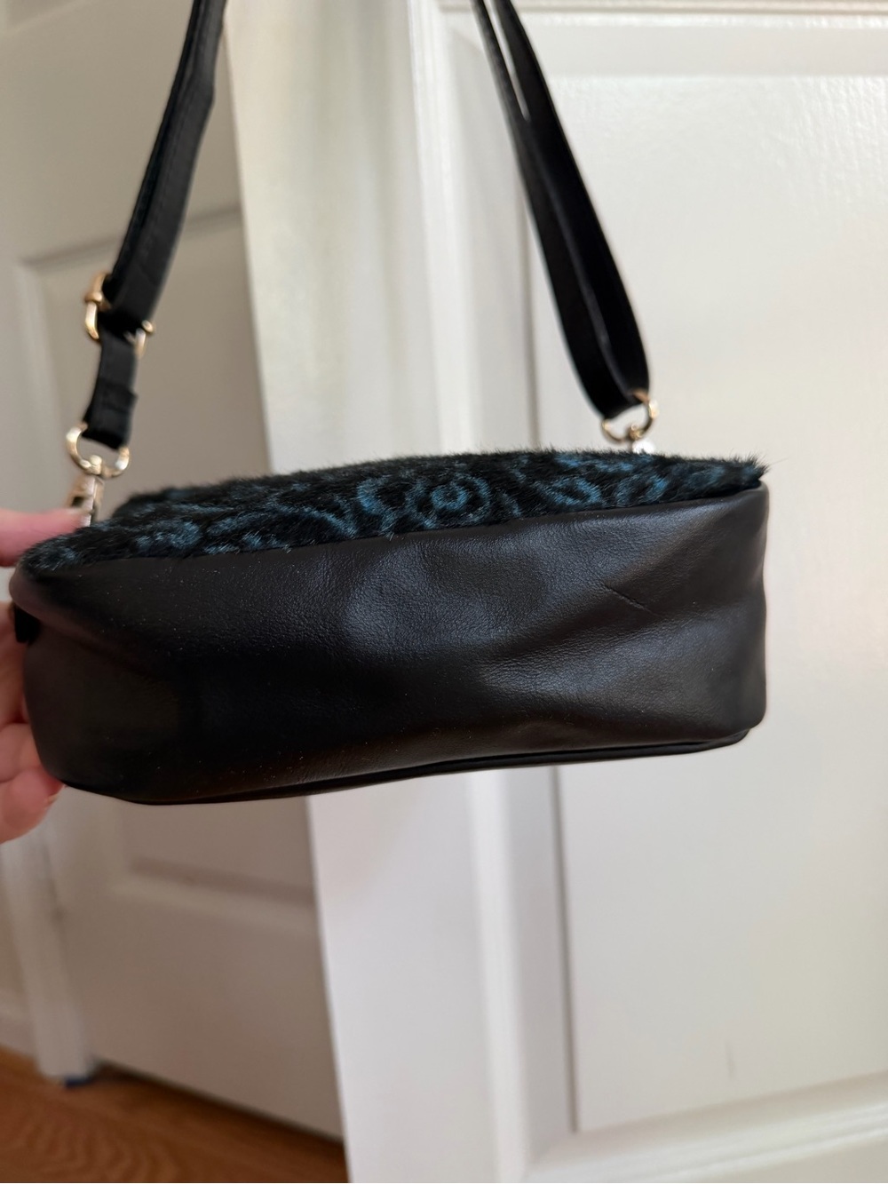 Laura Di Maggio Italy Leather Floral Crossbody Bag Black Blue - Picture 8 of 8